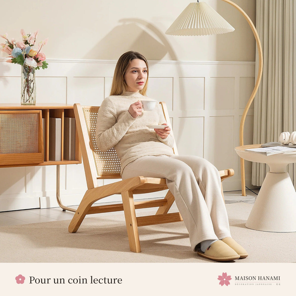 Chaise basse de lecture en rotin et bois – photo 2